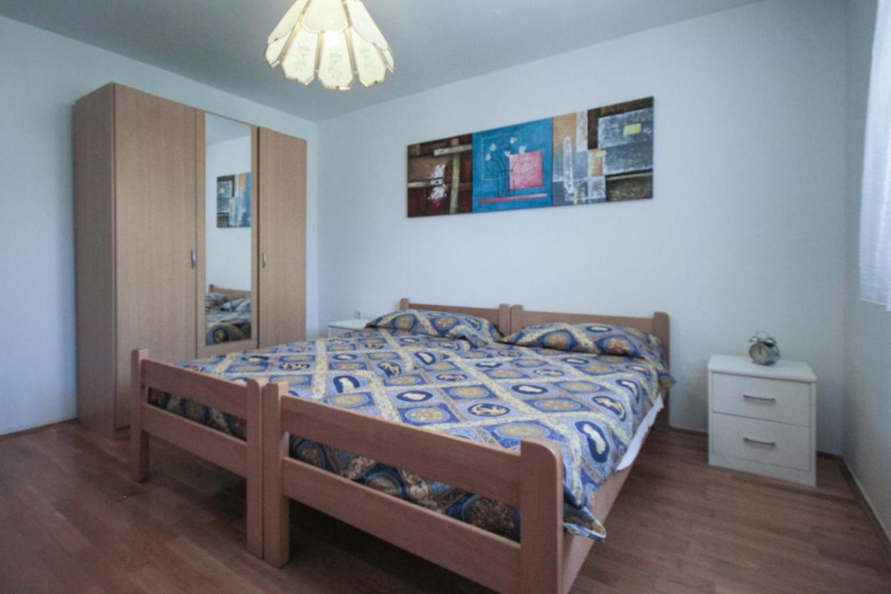 Apartment La Traviata With Parking Rovinj Exterior photo